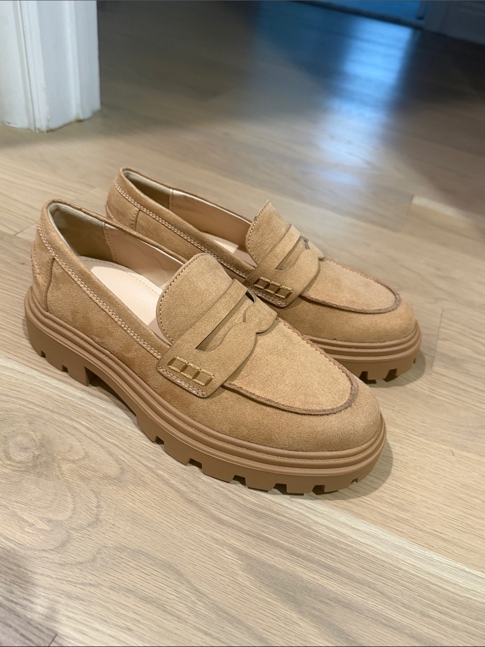 Women’s Chunky Suede Loafers in Tan